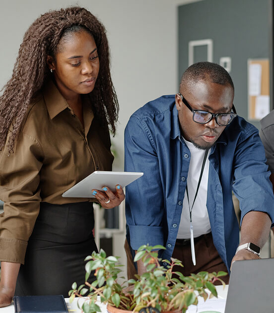 teamlead-pointing-to-scree-2026-01-08-00-09-00-utc 1 (1)